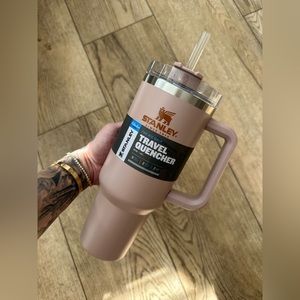 NWT Stanley The Big Grip Adventure Quencher